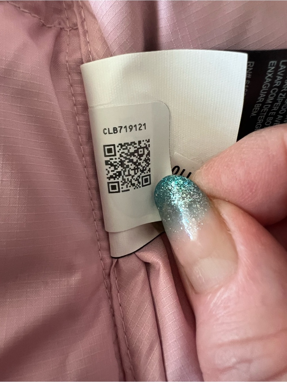The North Face Women’s Pastel Pink Quilted Puffer Jacket - Picture 6 of 7
